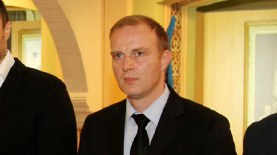 Чалгаджия-плейбой и реститут-роднина са хората на Бареков в Пловдив