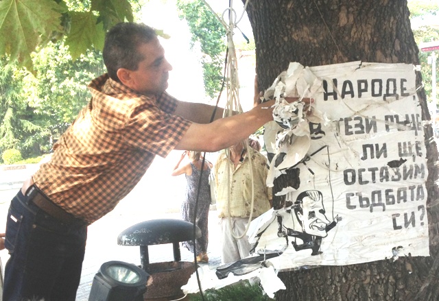 Кметът на ГЕРБ в Пловдив Тотев запуши града с кръгово задръстване и пияни светофари