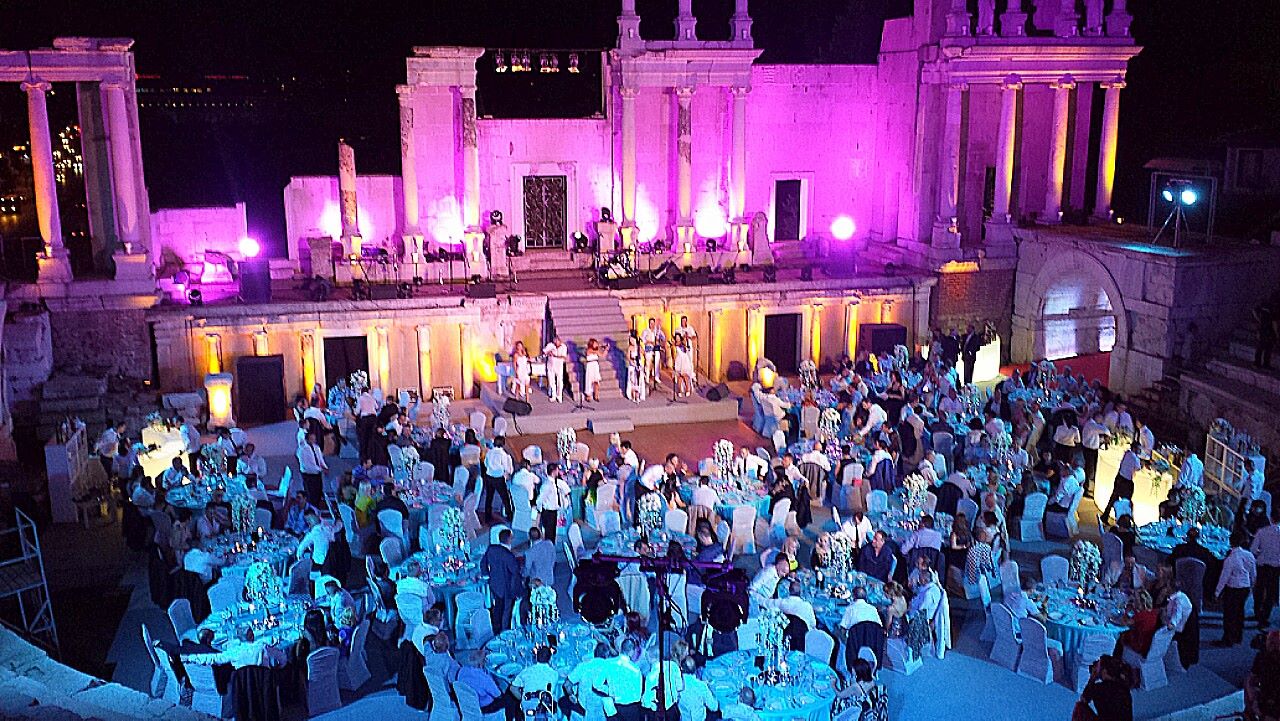 Кметът Тотев затвори за 2 дни Античния театър в Пловдив за рожден ден на олигарх