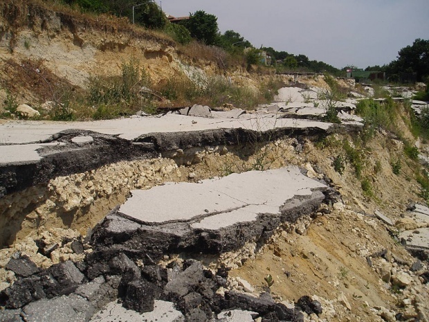 Здравната реформа на Москов: Щом в Родопите линейките не стигат за 8 минути, закриваме спешното в Асеновград